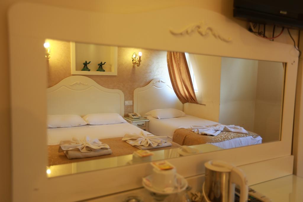 Sirkeci Park Hotel Istanboel Buitenkant foto
