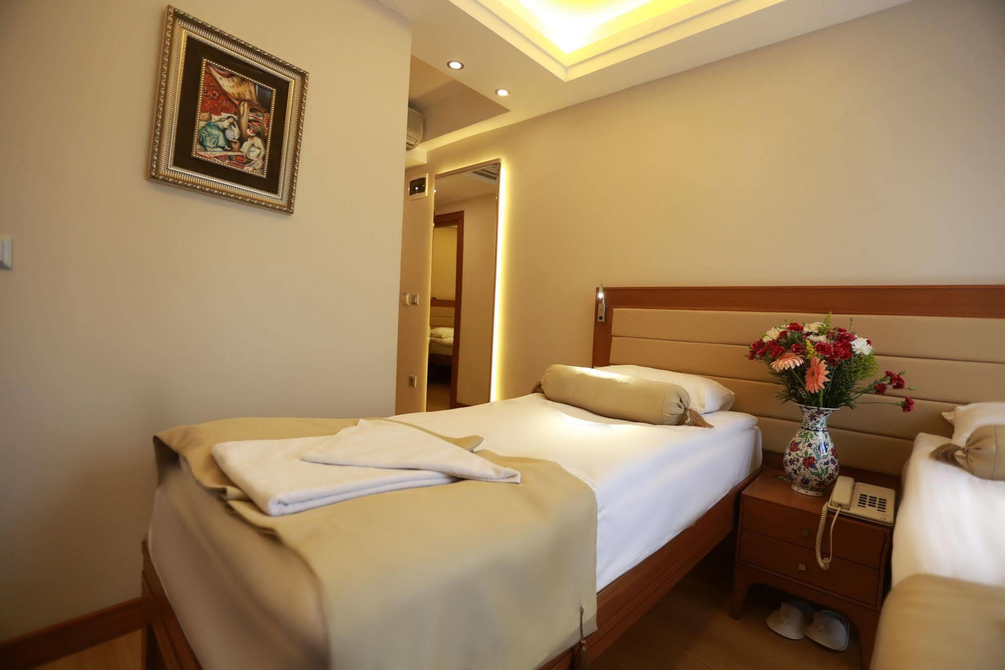 Sirkeci Park Hotel Istanboel Buitenkant foto