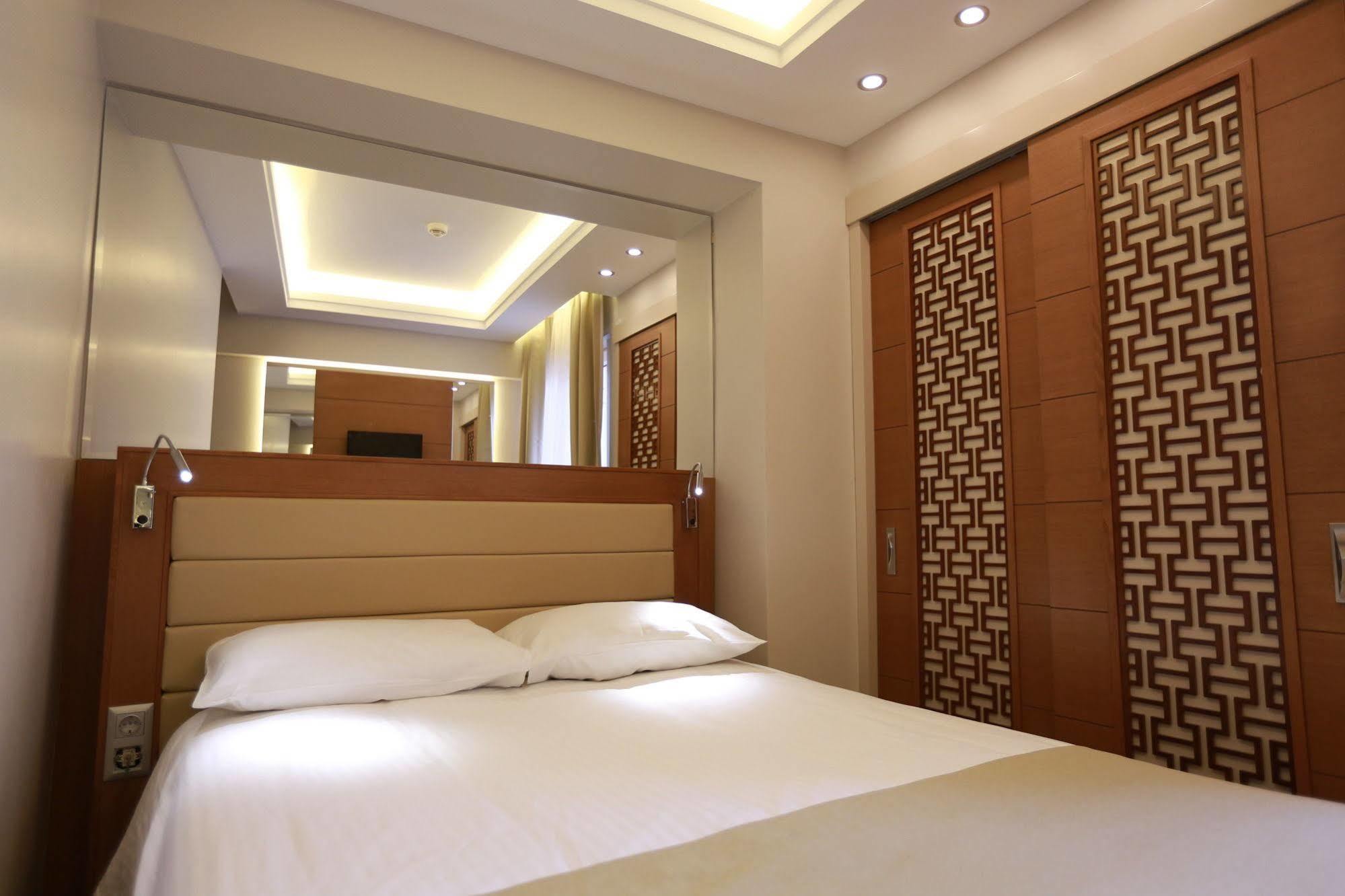 Sirkeci Park Hotel Istanboel Buitenkant foto